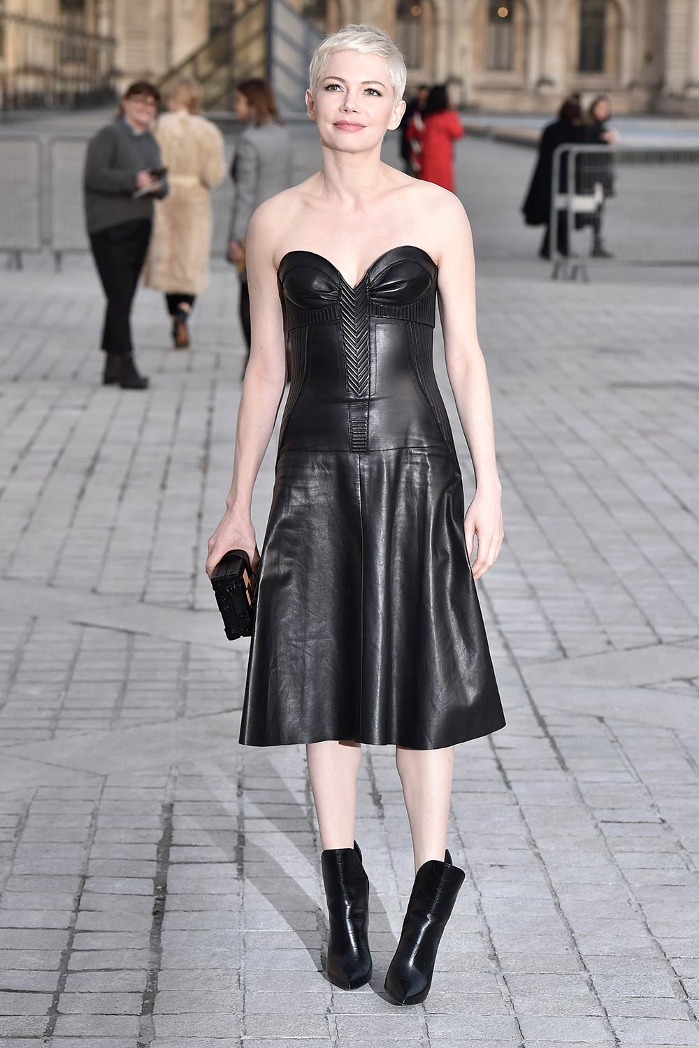 Michelle Williams attends Louis Vuitton fashion show - Leather Celebrities