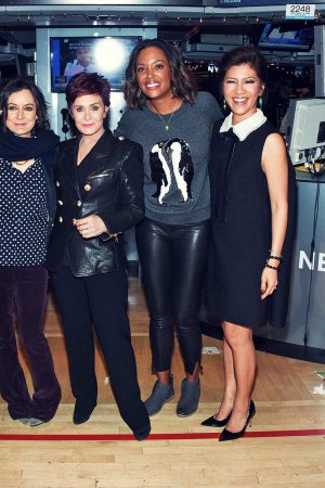 Aisha Tyler rings the closing bell at the New York Stock Exchange