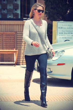 Ali Larter shopping at Barney’s New York before heading to yoga