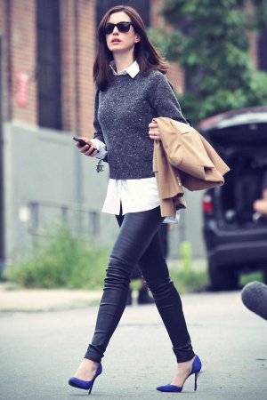 Anne Hathaway filming a scene for her upcoming movie The Intern