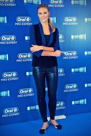 Charisse Verhaert presents the new Oral B Pro Expert toothpaste