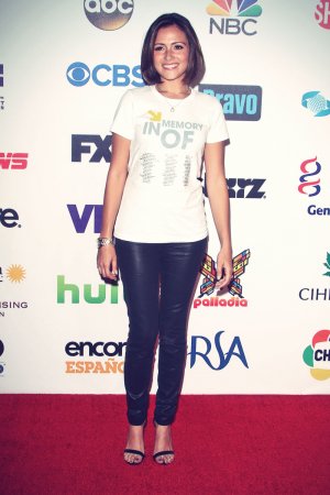 Italia Ricci attends 4th Annual Stand Up 2 Cancer Live Benefit