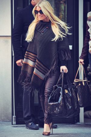 Jessica Simpson leaves JFK airport and arrives at LAX