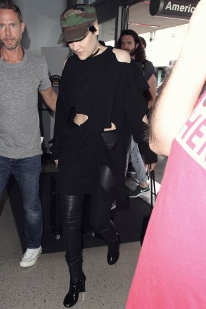 Jessie J arrives at LAX