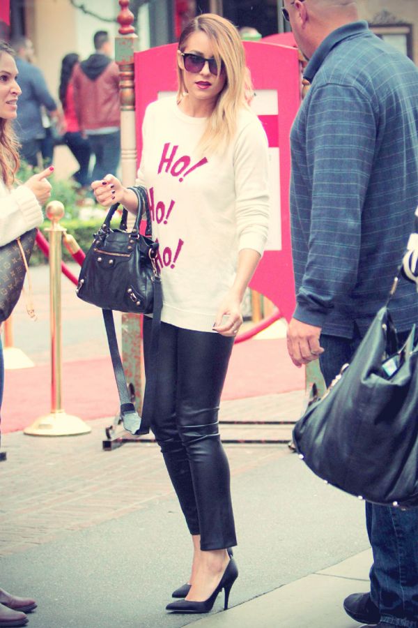 Lauren Conrad appears on Extra