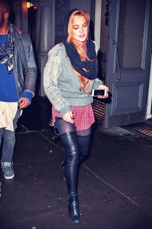 Lindsay Lohan shopping for last minute gifts in SoHo