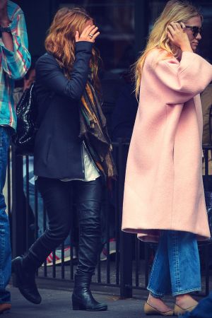 Mary Kate and Ashley Olsen at Sant Ambroeus