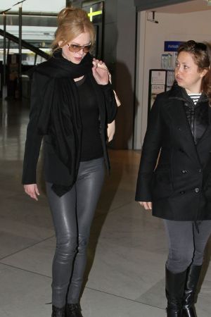 Nicole Kidman at Charles de Gaulle airport in Paris