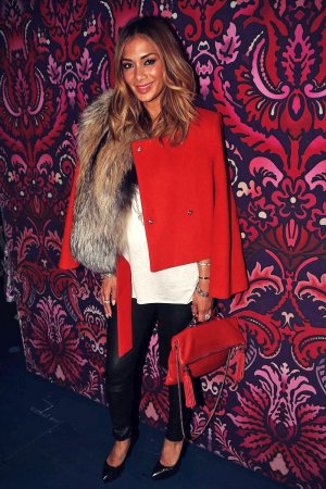 Nicole Scherzinger poses backstage at the musical Finding Neverland
