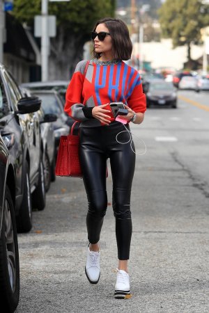 Olivia Culpo leaves the hair salon