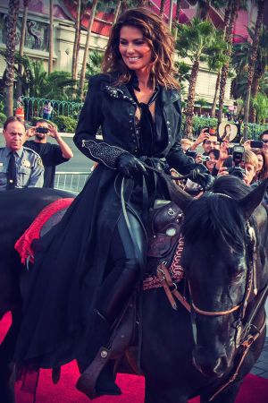 Shania Twain makes grand entrance for her residency