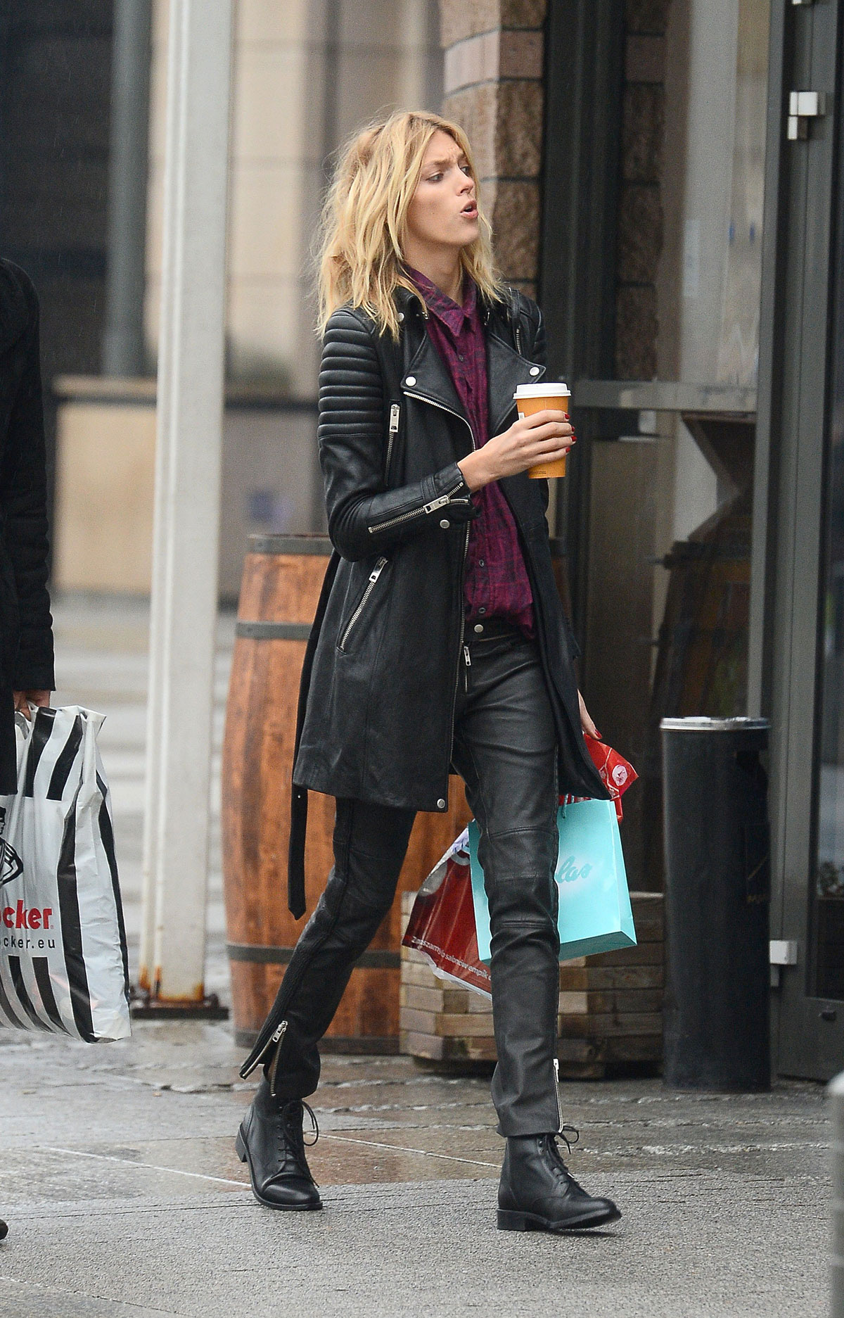 Anja Rubik Christmas shopping in Warsaw