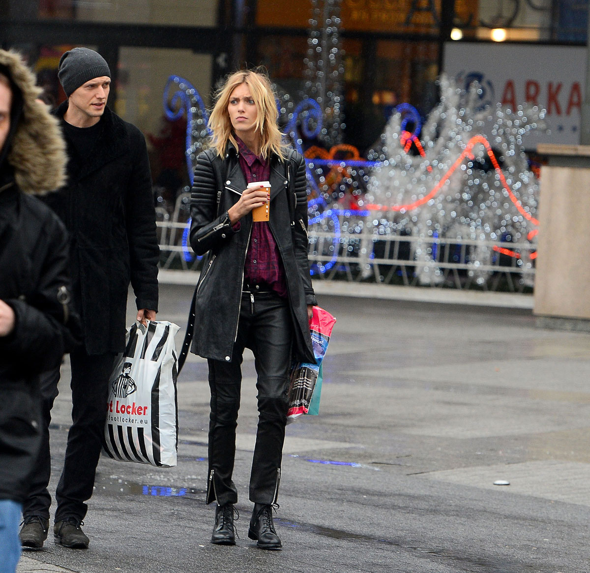 Anja Rubik Christmas shopping in Warsaw