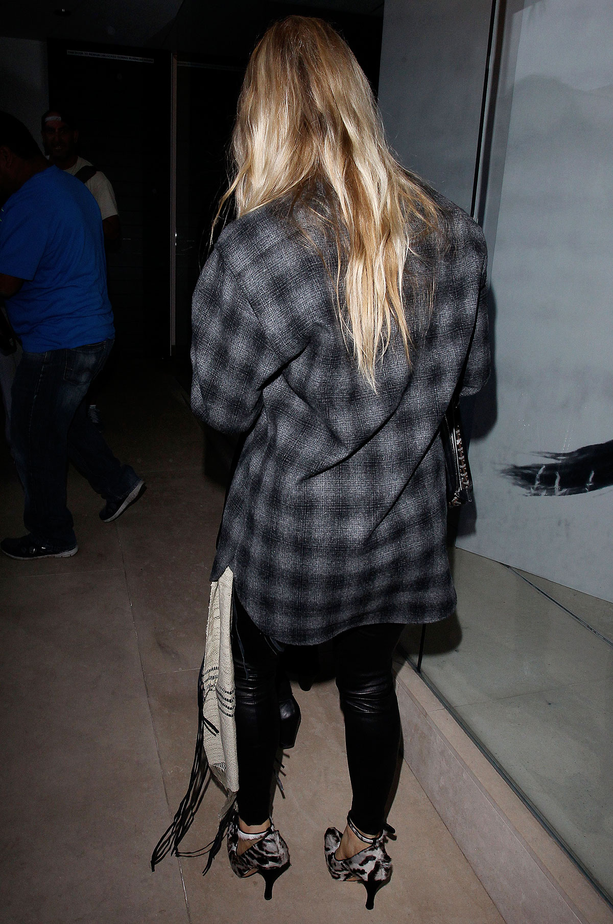 Fergie shopping In Beverly Hills