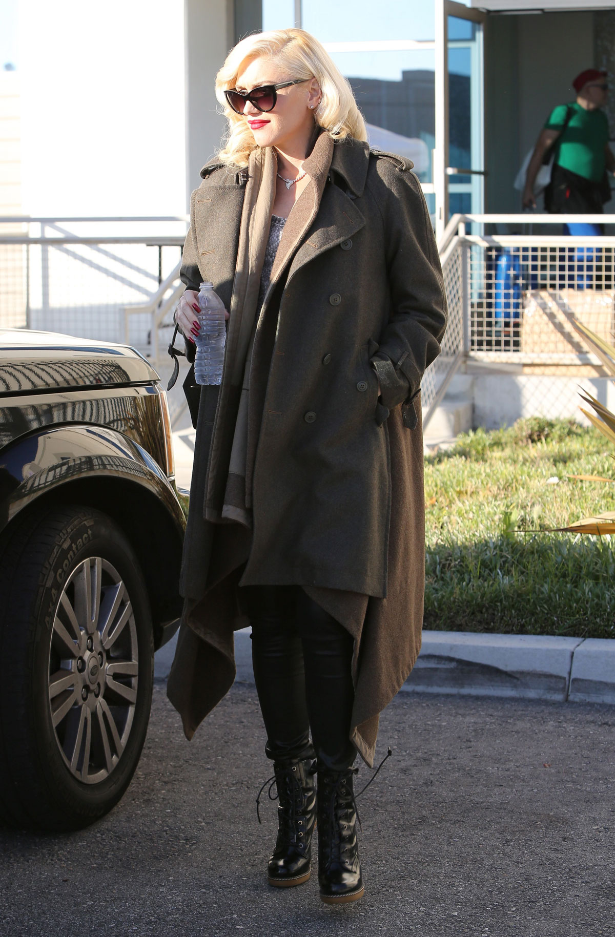 Gwen Stefani runs errands in LA