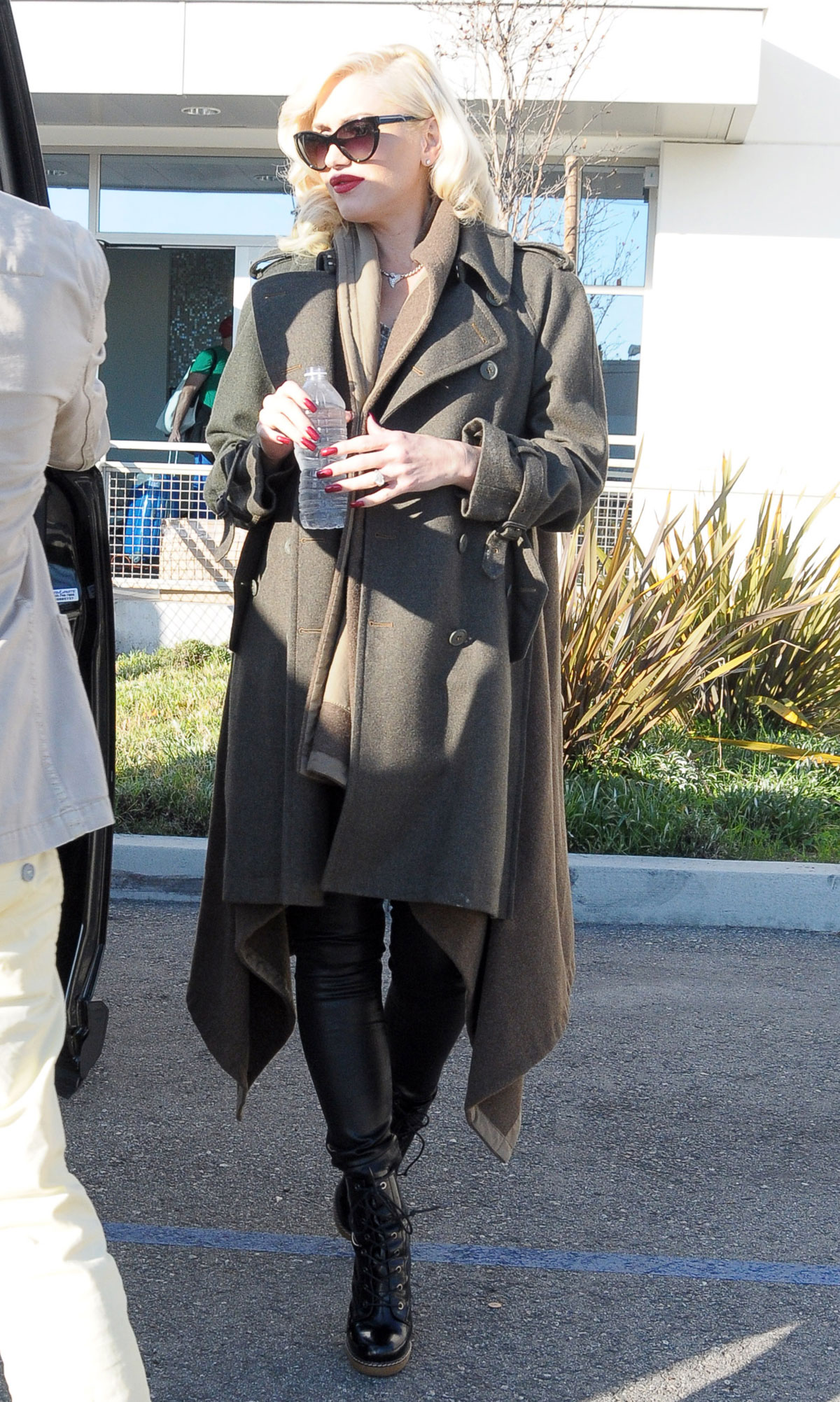 Gwen Stefani runs errands in LA
