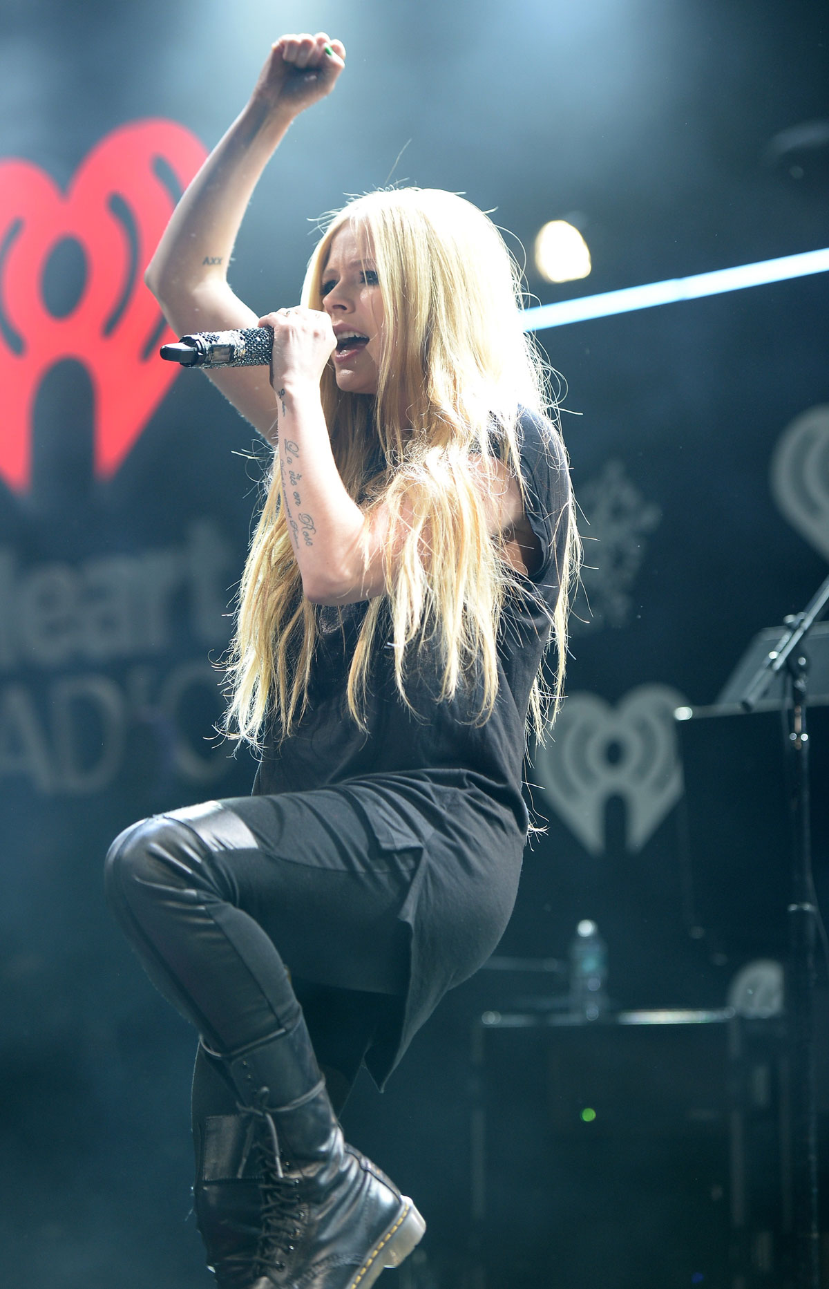 Avril Lavigne performs at Y100 Jingle Ball