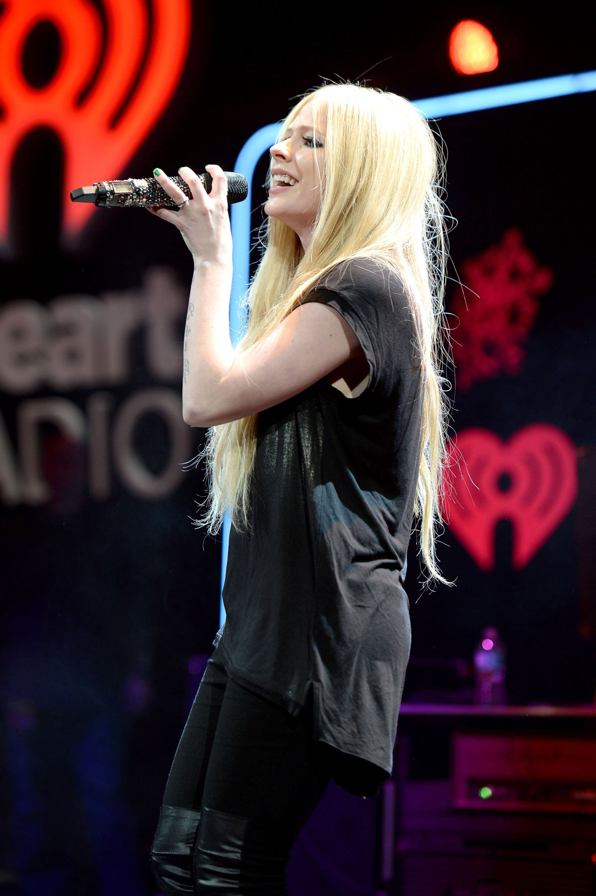 Avril Lavigne performs at Y100 Jingle Ball