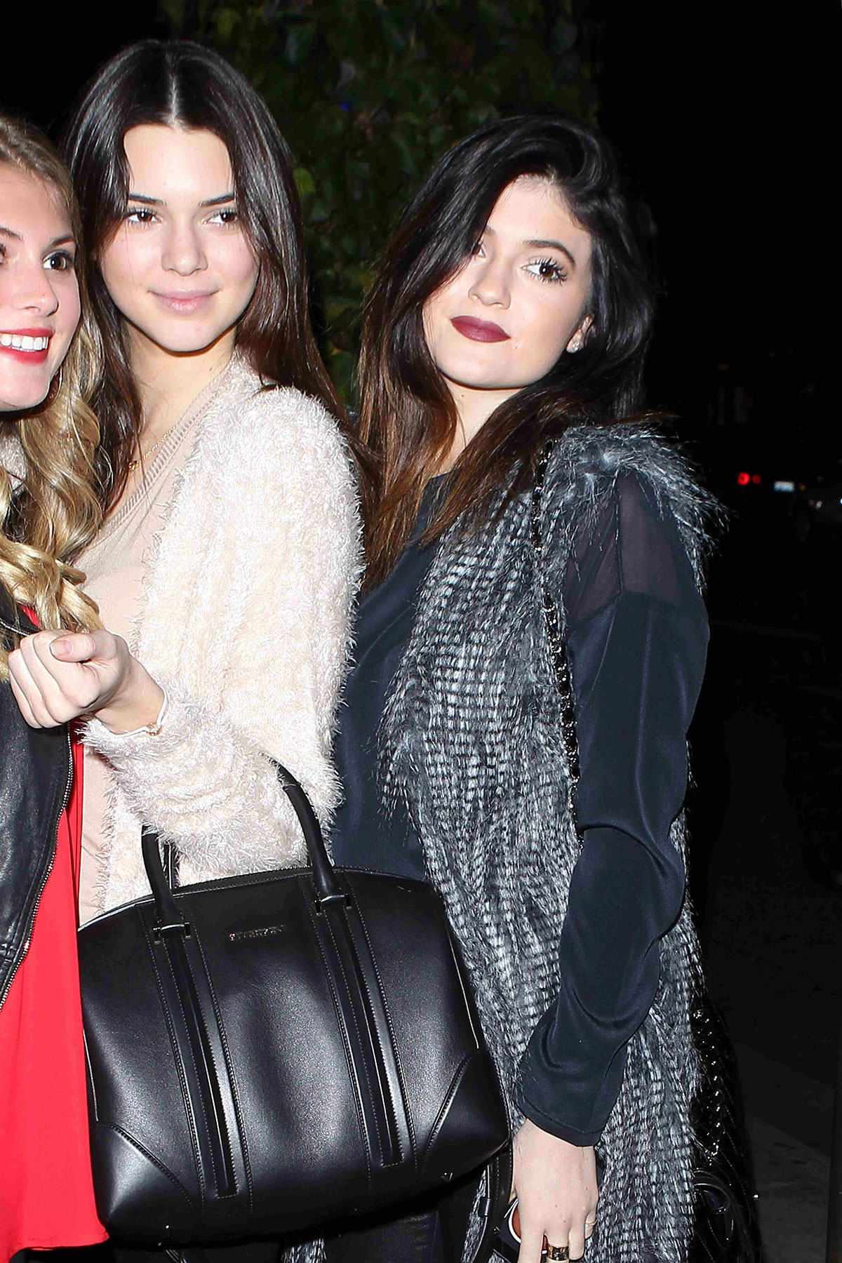 Kendall & Kylie Jenner Out for Dinner at The Ivy