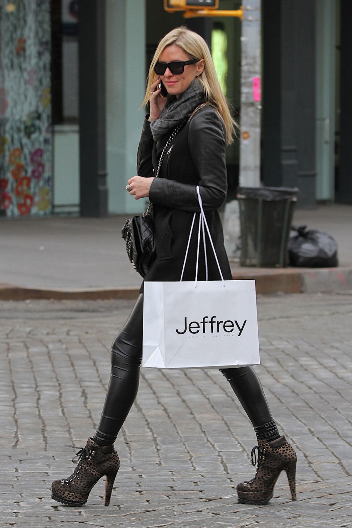 Paris and Nicky Hilton Shopping around the Meat Packing District (part1)