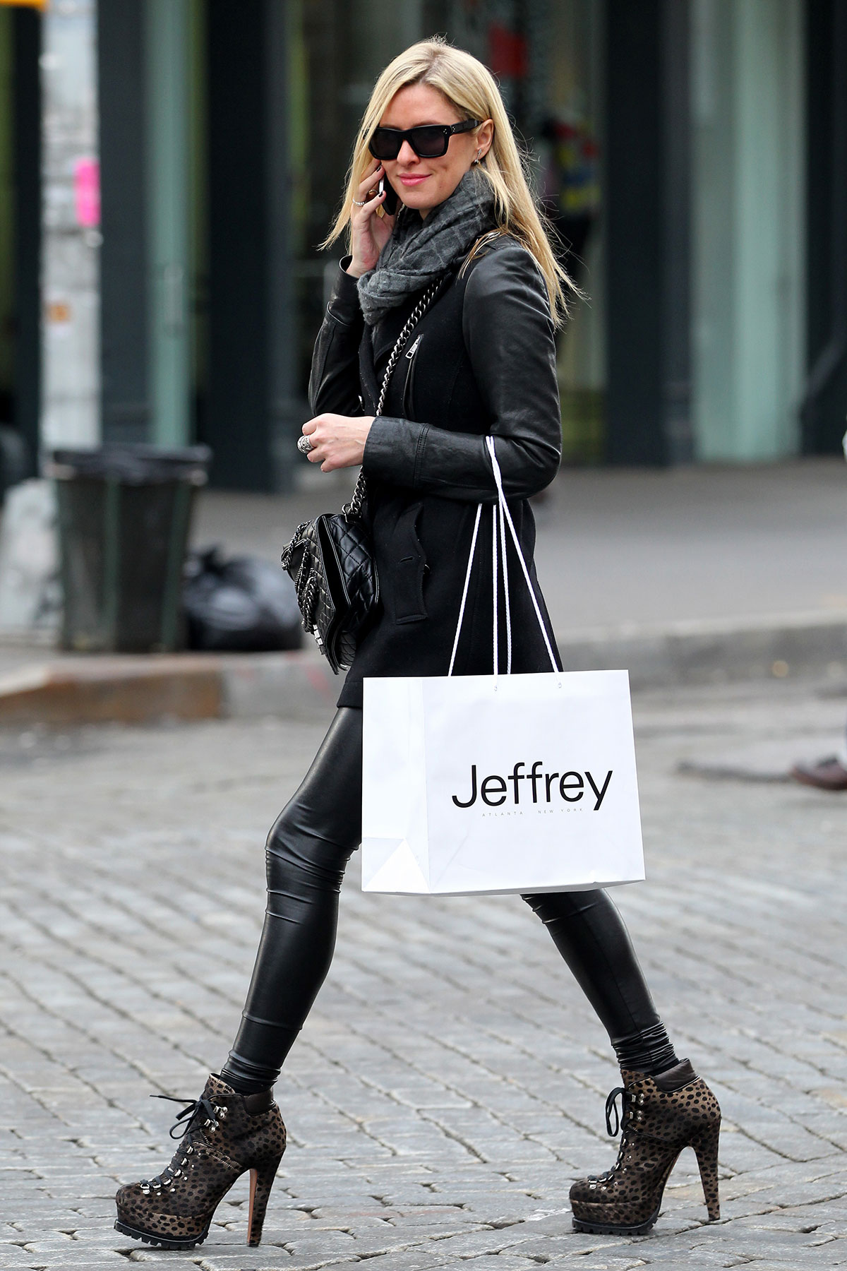 Paris and Nicky Hilton Shopping around the Meat Packing District (part2)