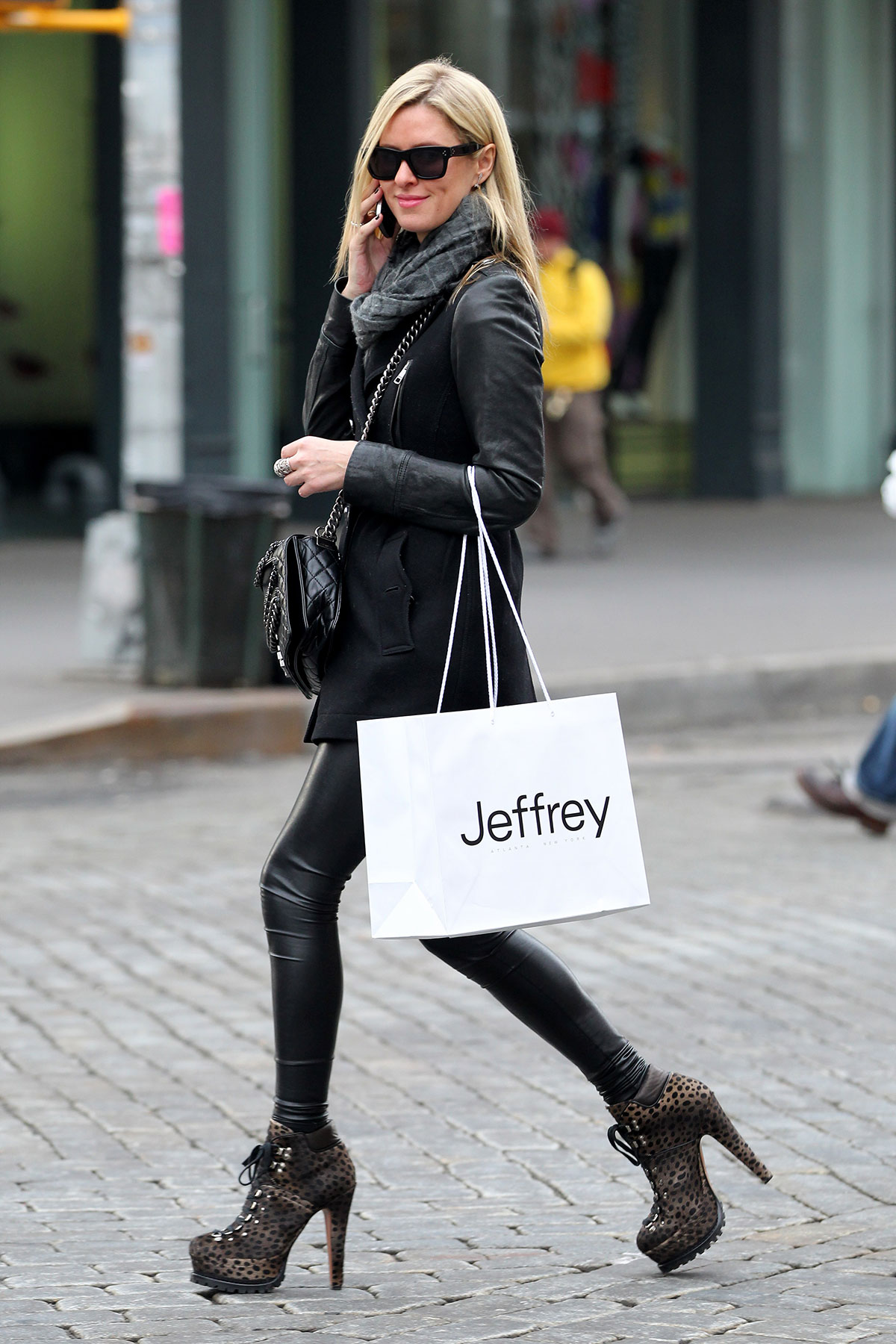 Paris and Nicky Hilton Shopping around the Meat Packing District (part2)