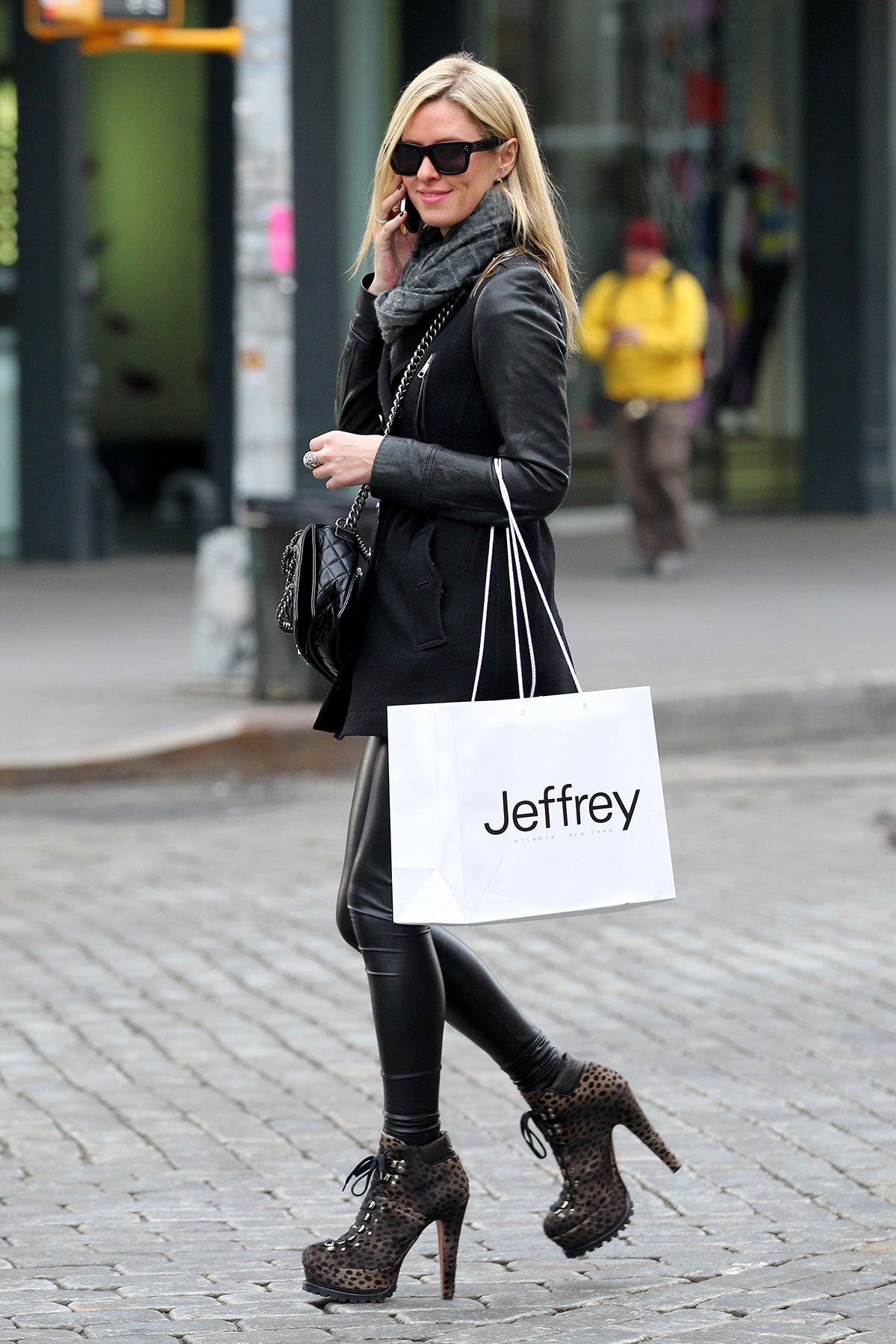 Paris and Nicky Hilton Shopping around the Meat Packing District (part2)