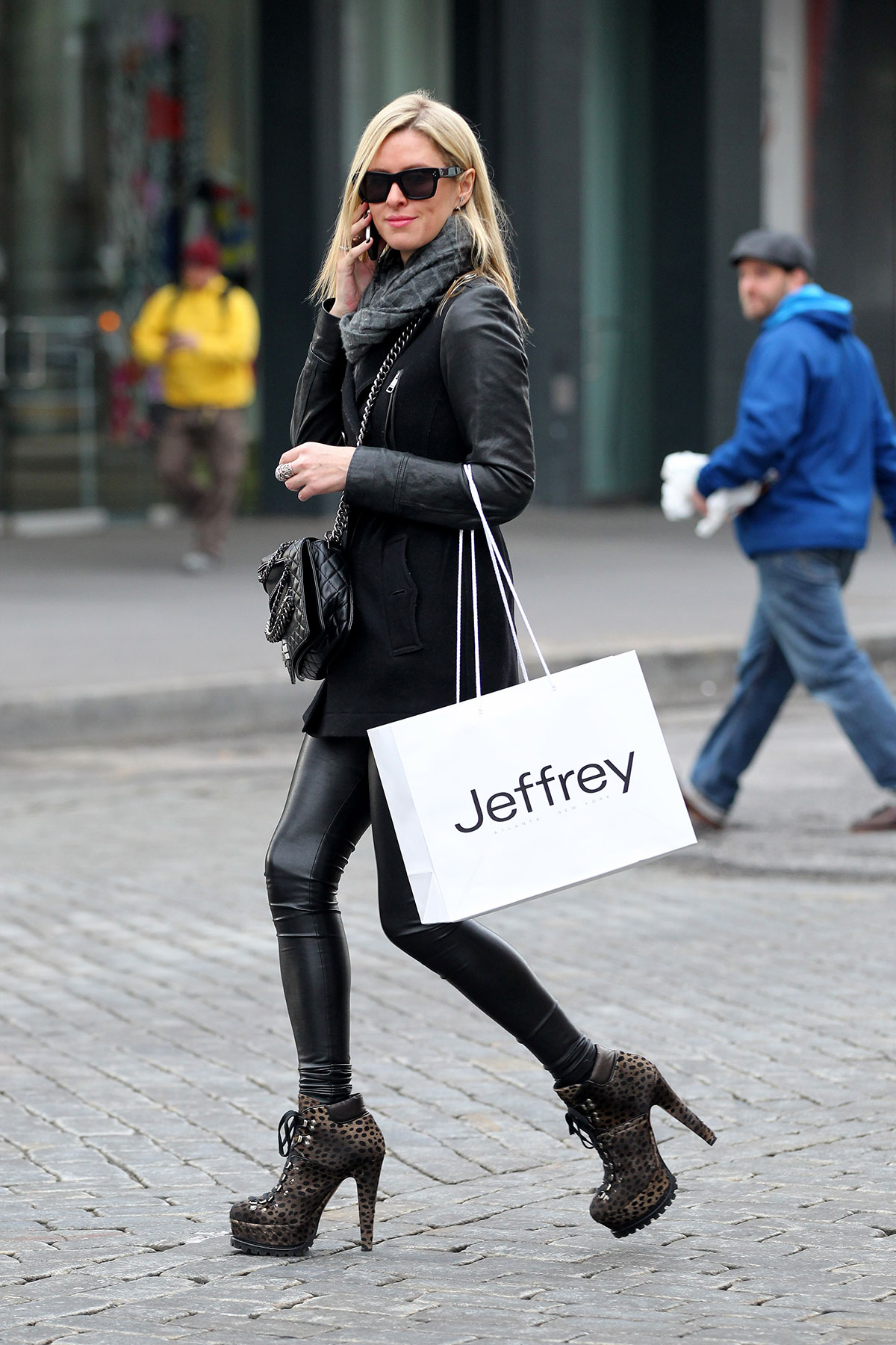 Paris and Nicky Hilton Shopping around the Meat Packing District (part2)