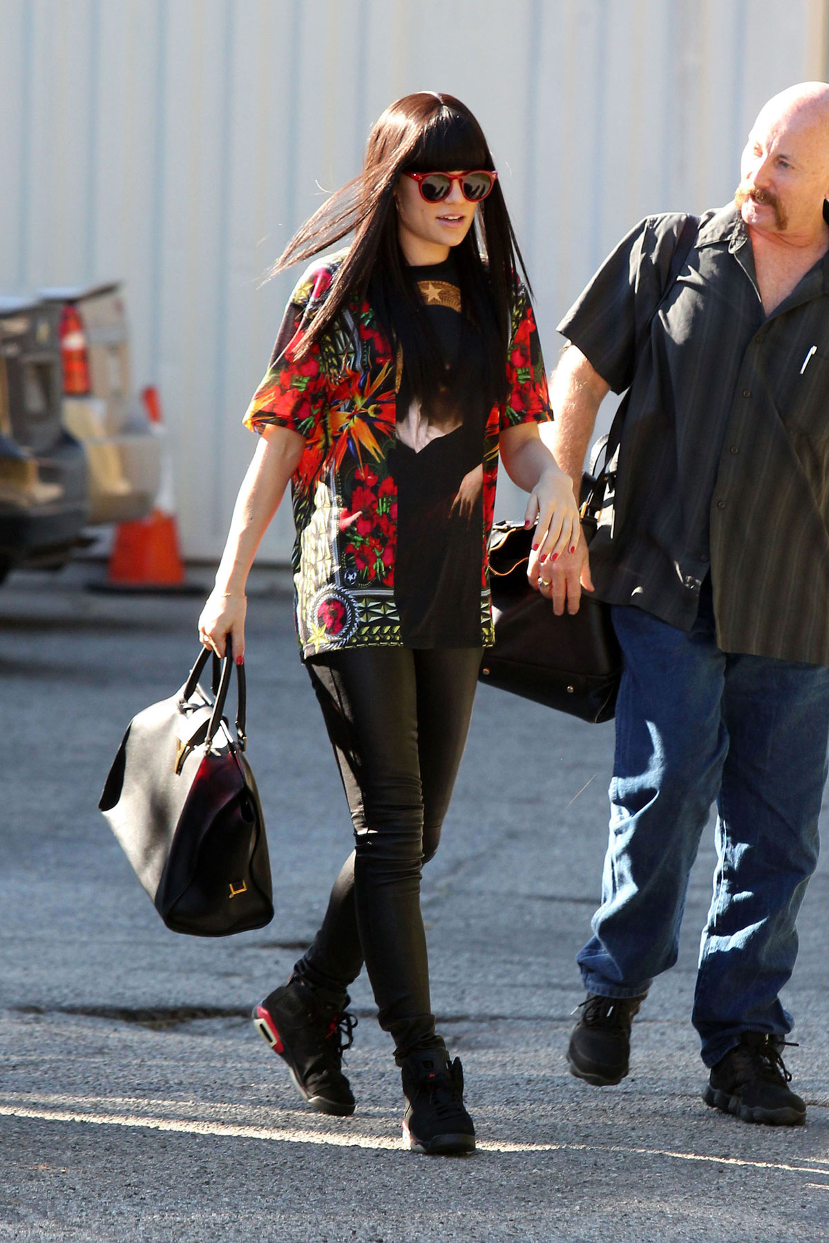 Jessie J heads into a studio in LA