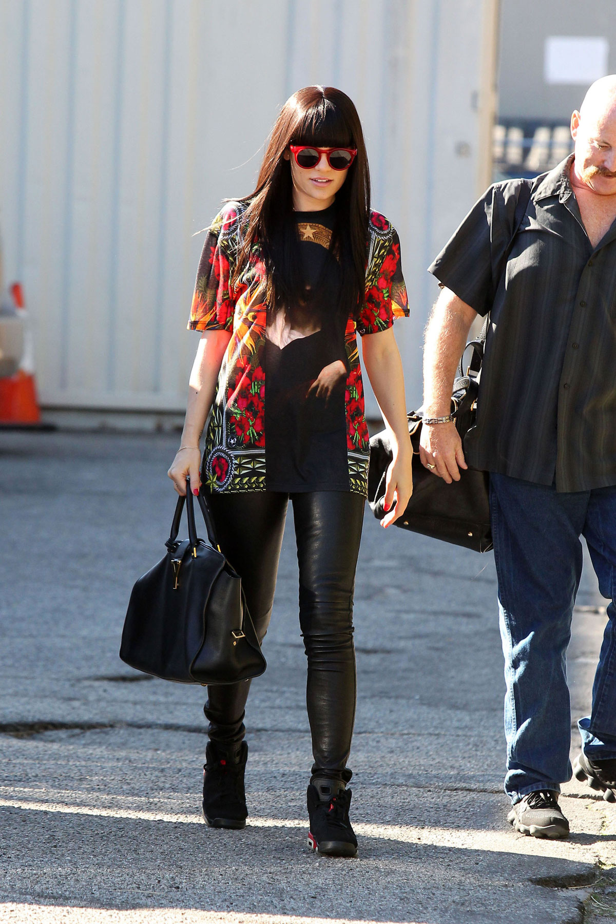Jessie J heads into a studio in LA