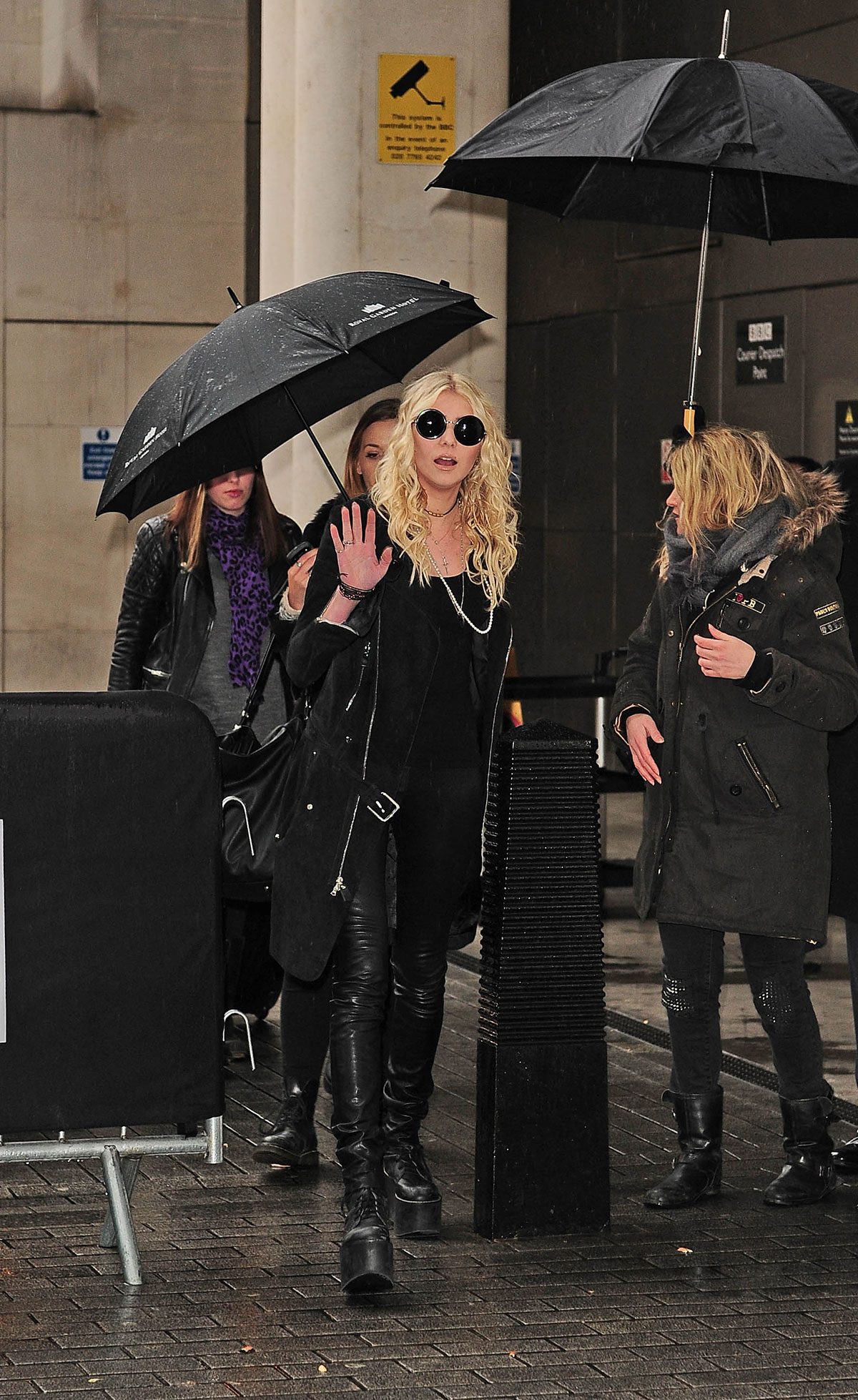 Taylor Momsen arriving at BBC Radio 1 studios