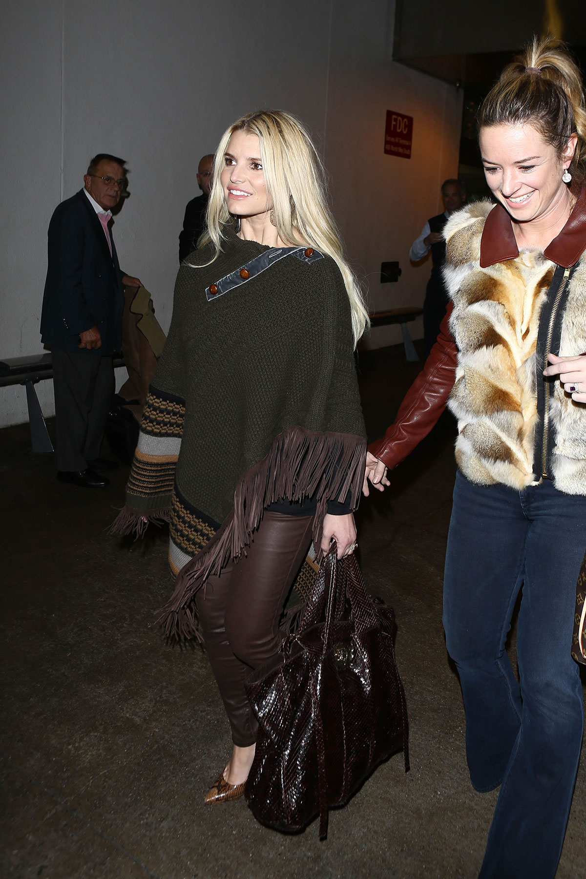 Jessica Simpson leaves JFK airport and arrives at LAX