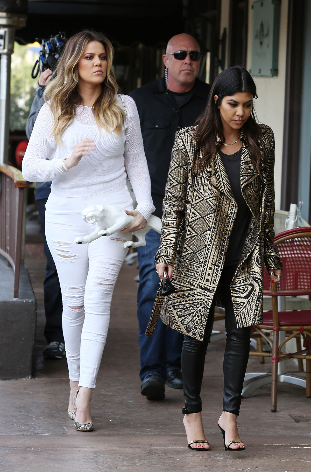 Khloe and Kourtney Kardashian filming KUWtK