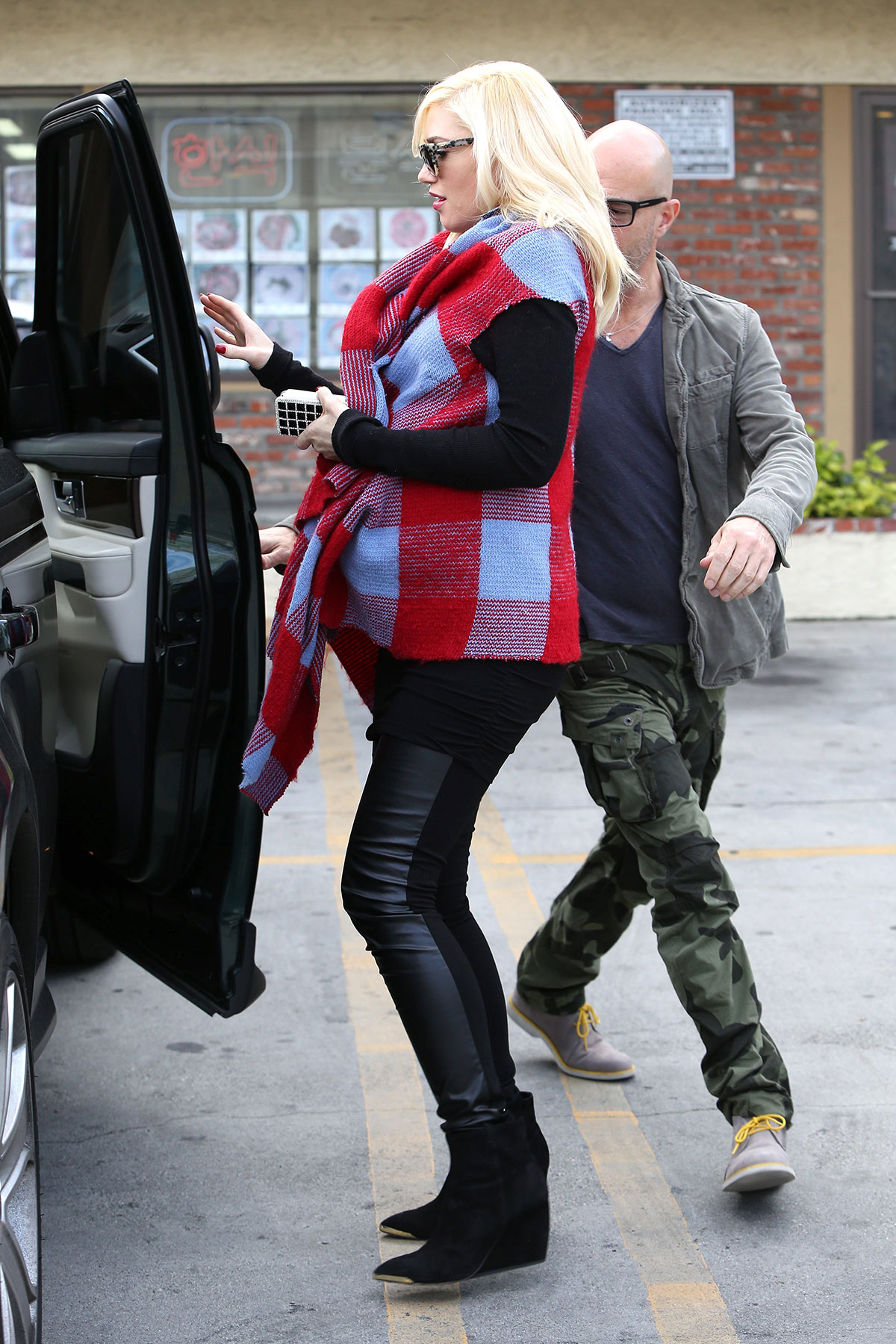 Gwen Stefani visit to her Acupuncture doctor