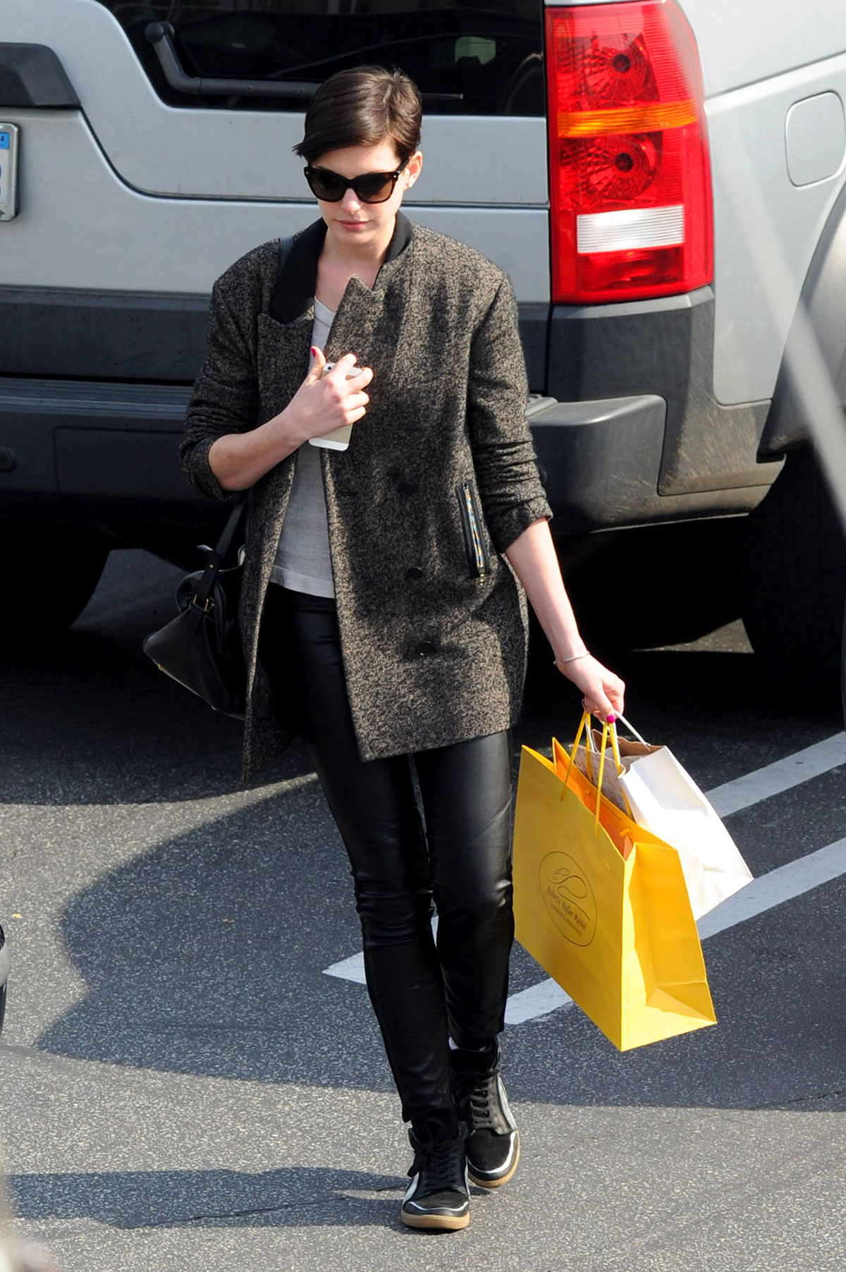 Anne Hathaway shops and lunches at the Brentwood Country Mart