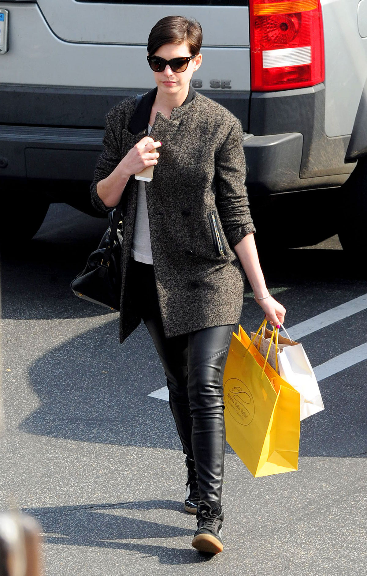 Anne Hathaway shops and lunches at the Brentwood Country Mart