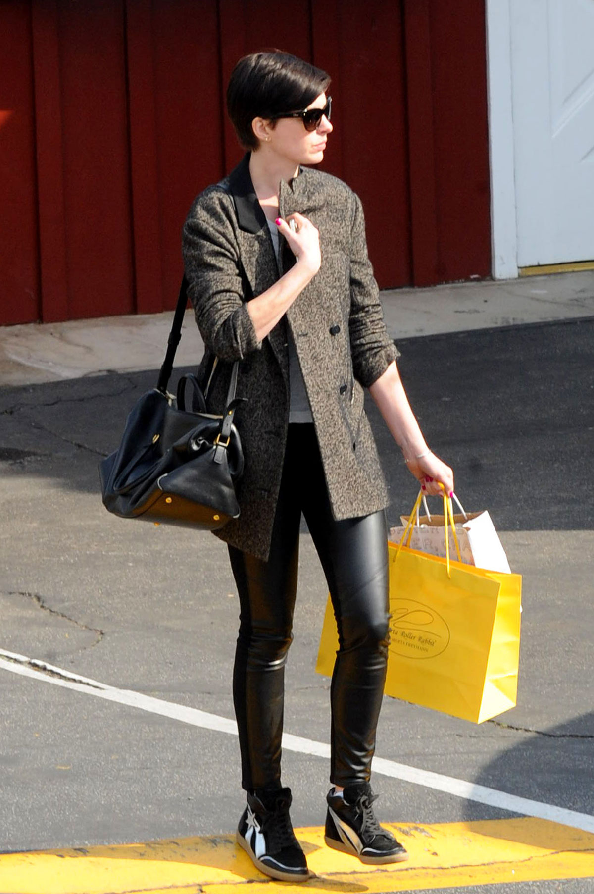 Anne Hathaway shops and lunches at the Brentwood Country Mart