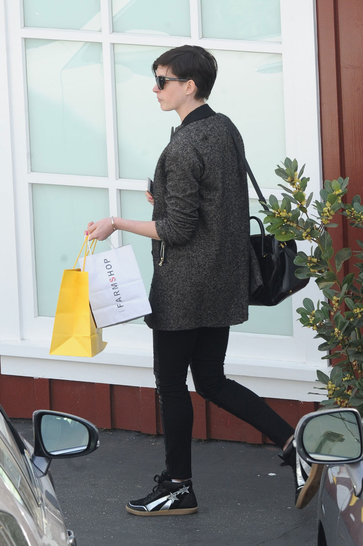 Anne Hathaway shops and lunches at the Brentwood Country Mart