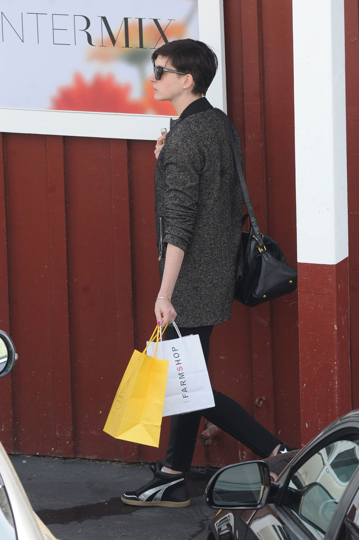 Anne Hathaway shops and lunches at the Brentwood Country Mart