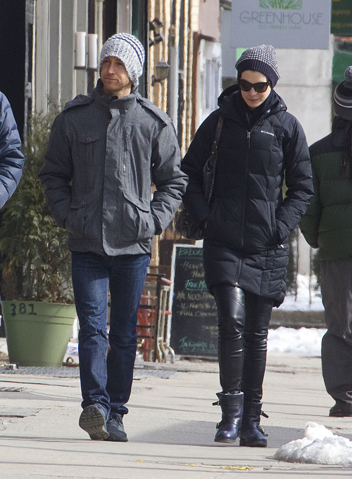 Anne Hathaway wraps up for brunch and shopping in Brooklyn