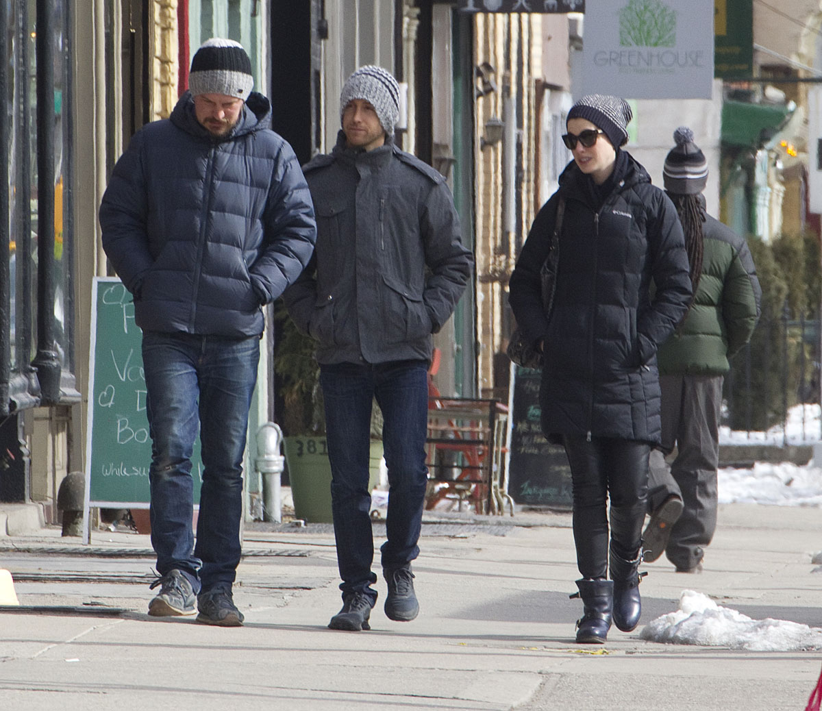 Anne Hathaway wraps up for brunch and shopping in Brooklyn