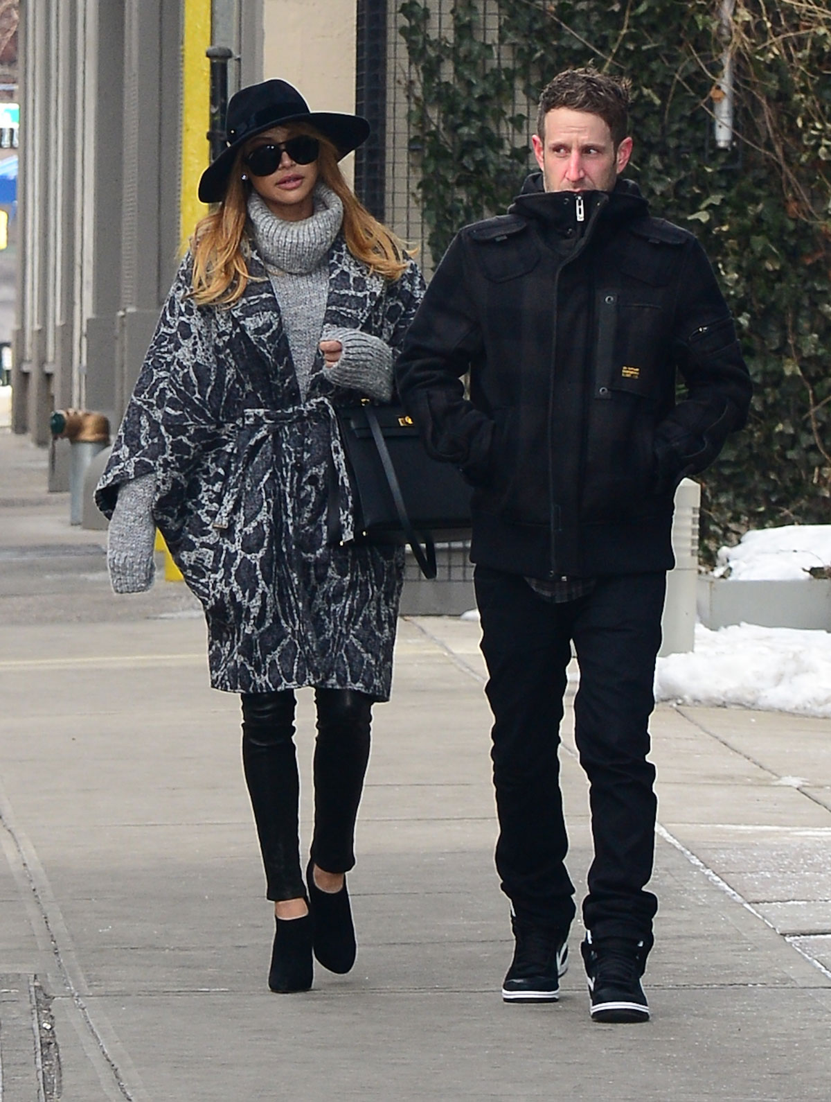 Naya Rivera heading out to run errands in the Soho neighborhood