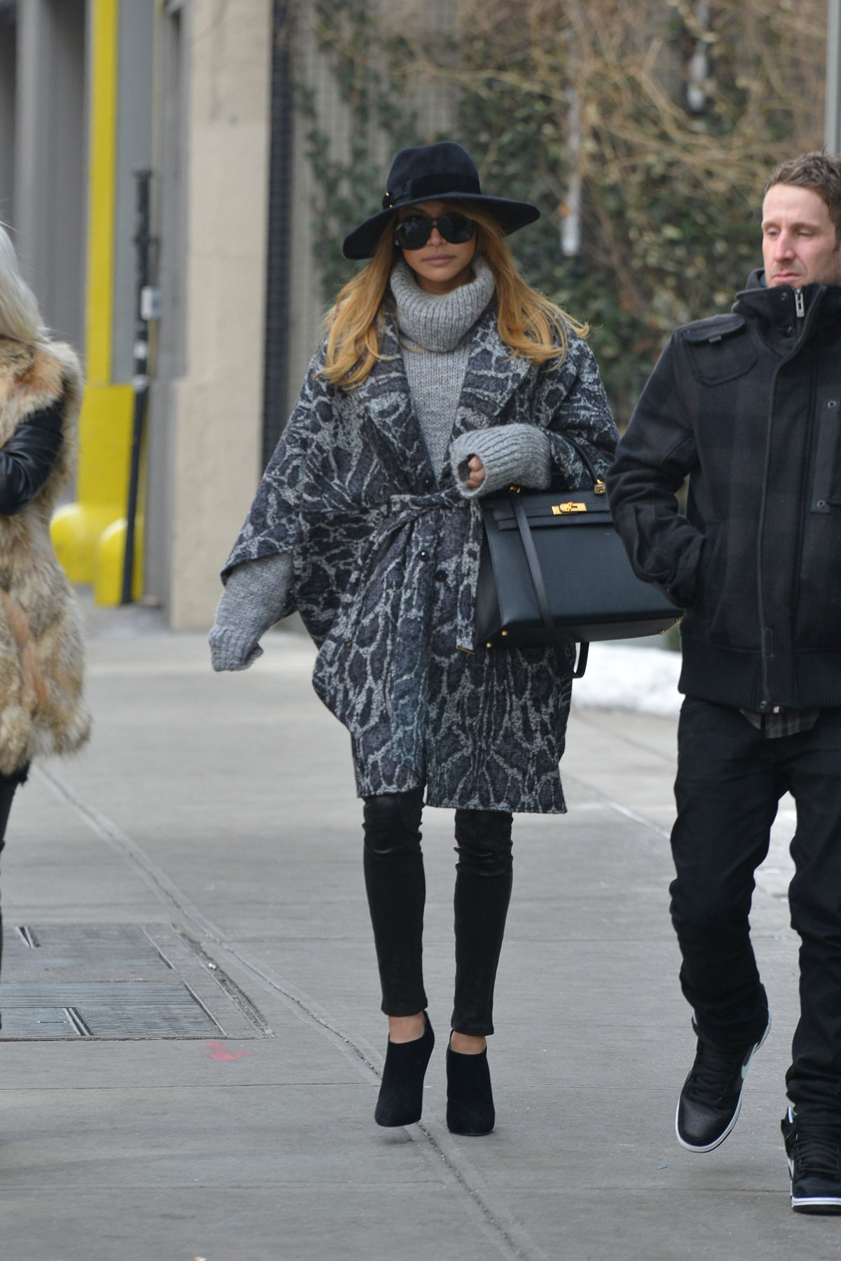 Naya Rivera heading out to run errands in the Soho neighborhood