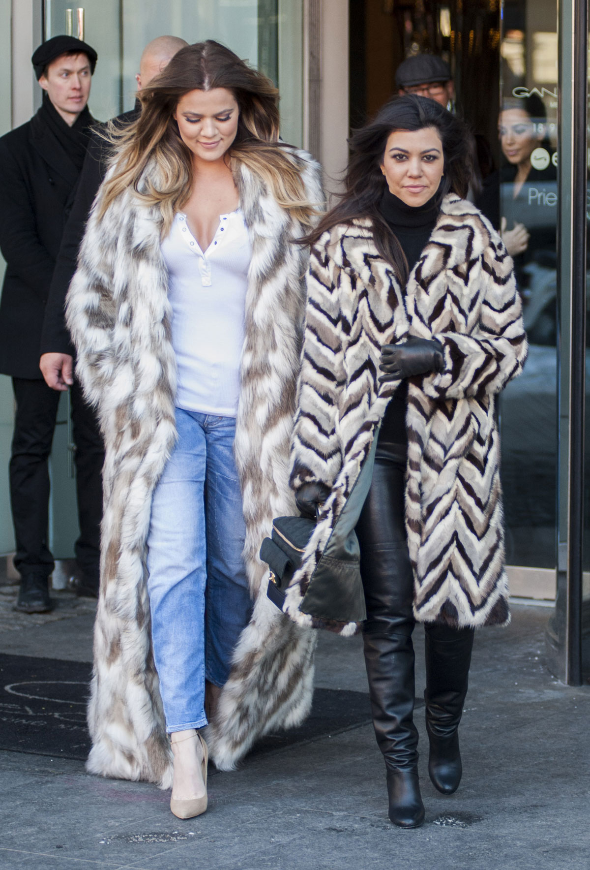 Kourtney and Khloe Kardashian shopping