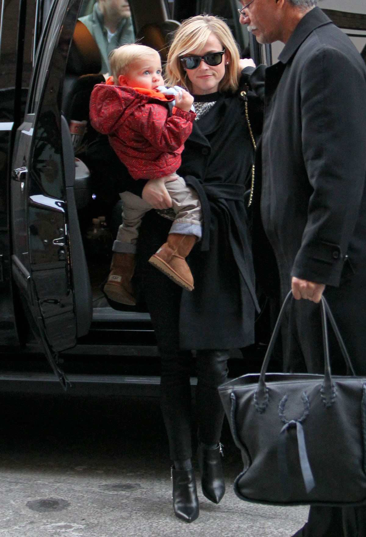 Reese Witherspoon outside Her Hotel