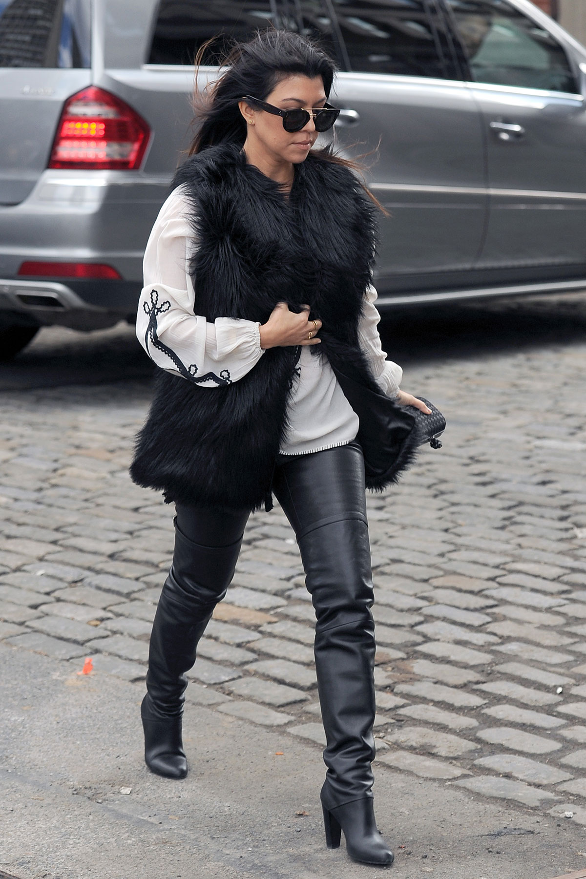 Kourtney Kardashian shopping for baby clothes