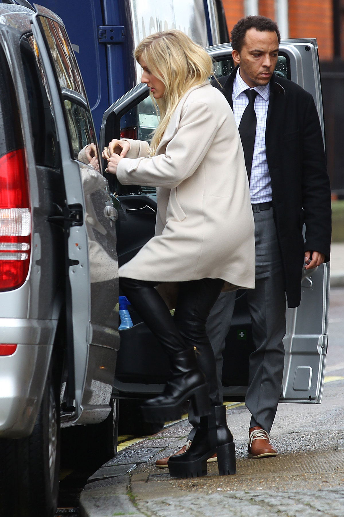 Ellie Goulding leaves her house and head to the BBC Radio
