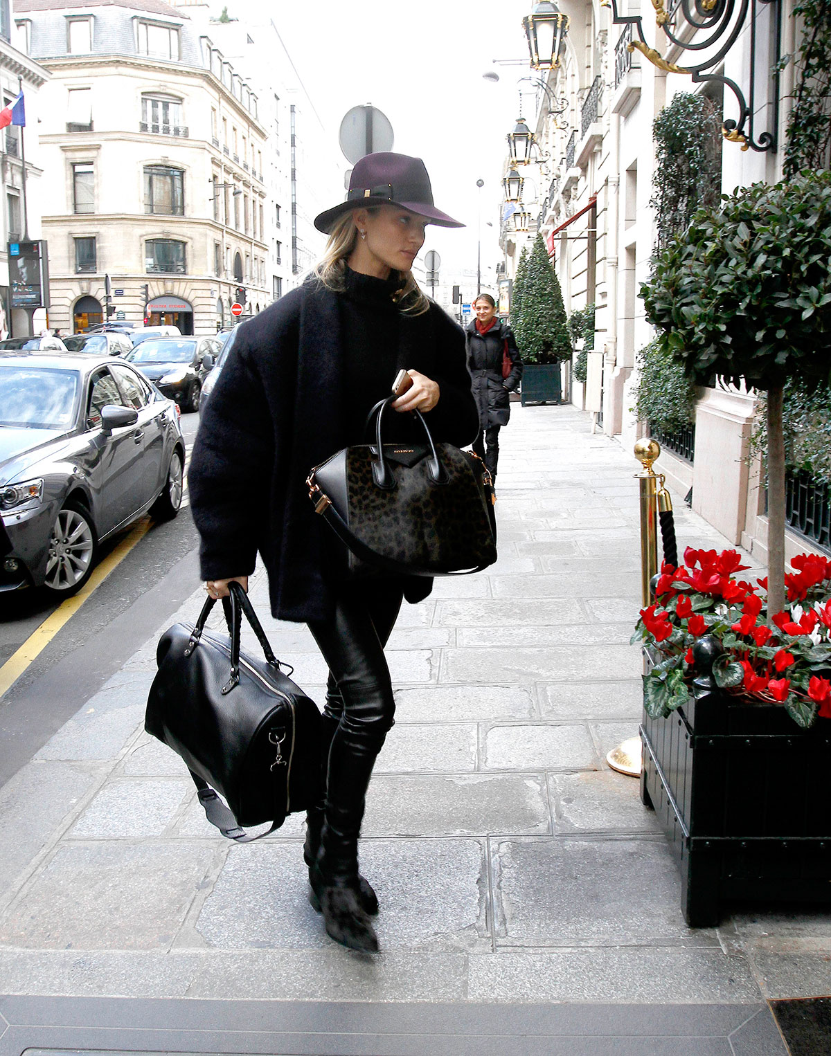 Rosie Huntington-Whiteley arrives in Paris