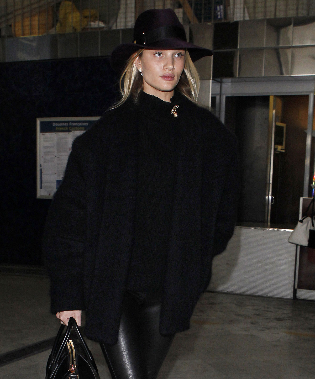 Rosie Huntington-Whiteley arrives in Paris