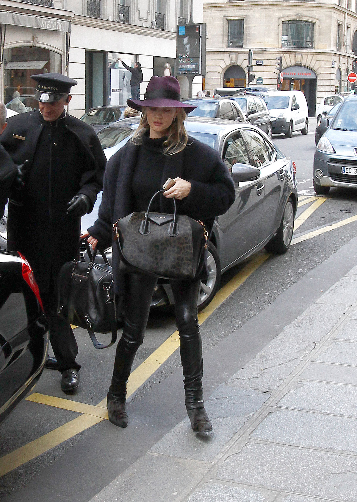 Rosie Huntington-Whiteley arrives in Paris